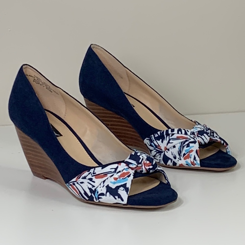 Violet & Red peep toe Wedge Heels - Size 6.5 Navy Floral